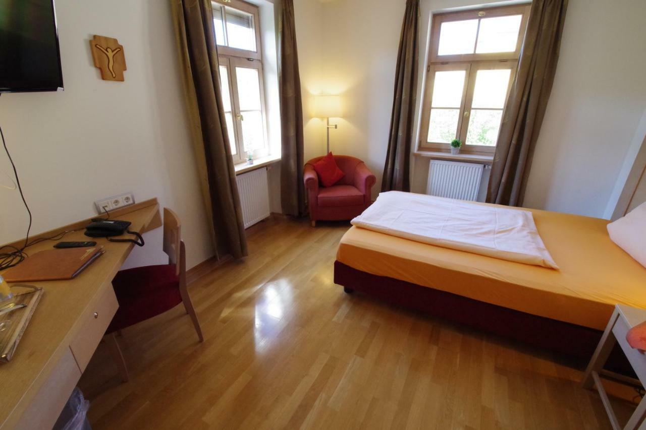 Hôtel Klostergasthof à Münnerstadt Extérieur photo
